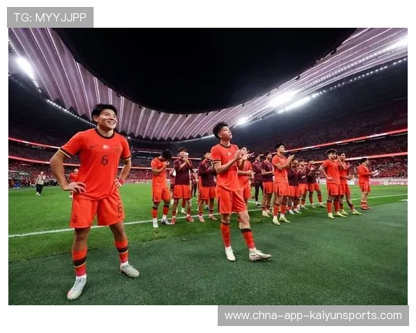 球星训练赛中多次精准回传，团队配合更顺畅