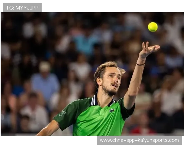 网球梅德韦杰夫反击训练更犀利：突破自我，迈向巅峰