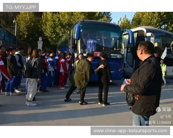 冠军球队球员家庭探访活动：点燃社区温情的火焰